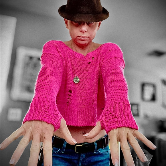 Holister- Gently loved, Distressed style, sexy cropped pink sweater - Picture 1 of 7